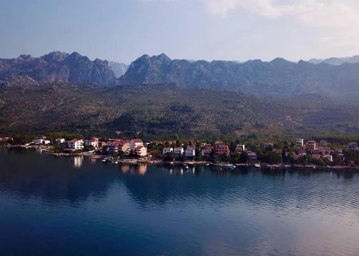 By Near Paklenica Park Appartement Seline