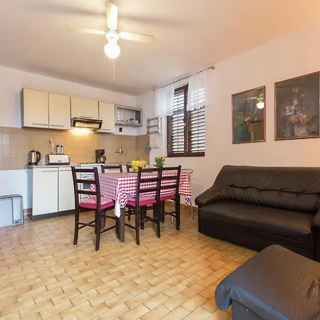 Apartman By Near Paklenica Park *