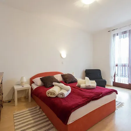 By Near Paklenica Park Apartmán