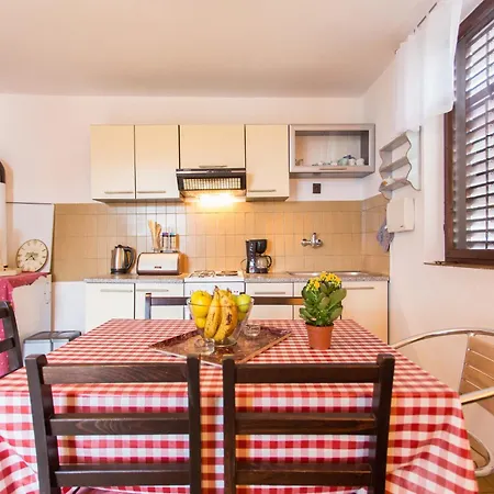 By Near Paklenica Park Apartman Seline